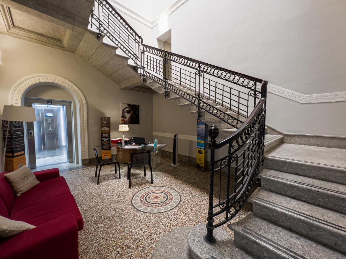 Historico Loft & Rooms Palazzo Adragna XIX Trapani Luaran gambar