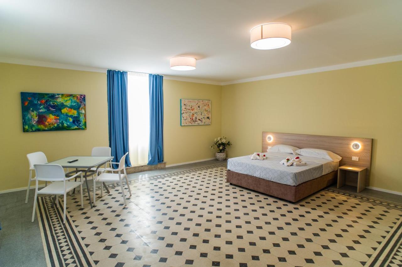 Historico Loft & Rooms Palazzo Adragna XIX Trapani Luaran gambar