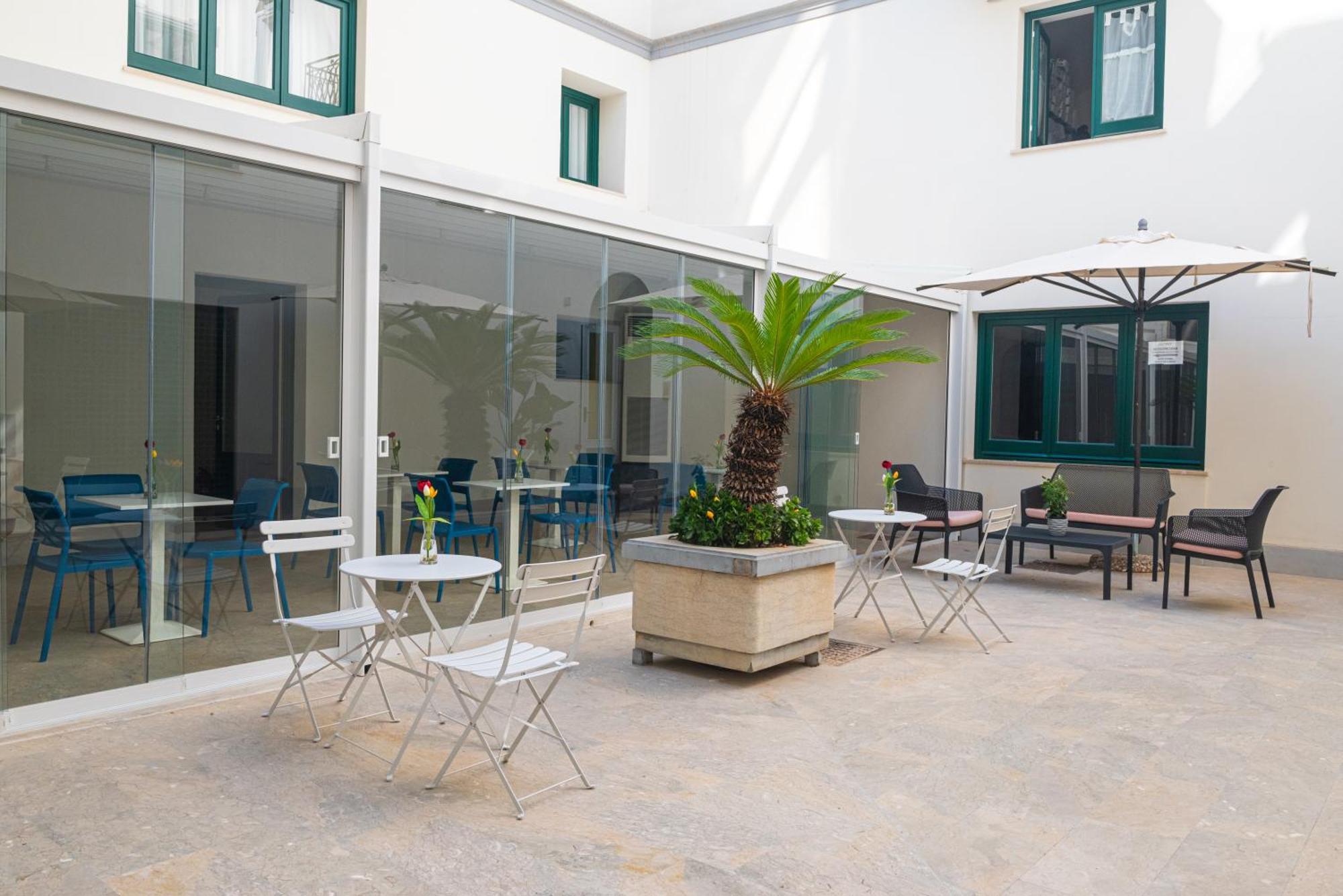 Historico Loft & Rooms Palazzo Adragna XIX Trapani Luaran gambar