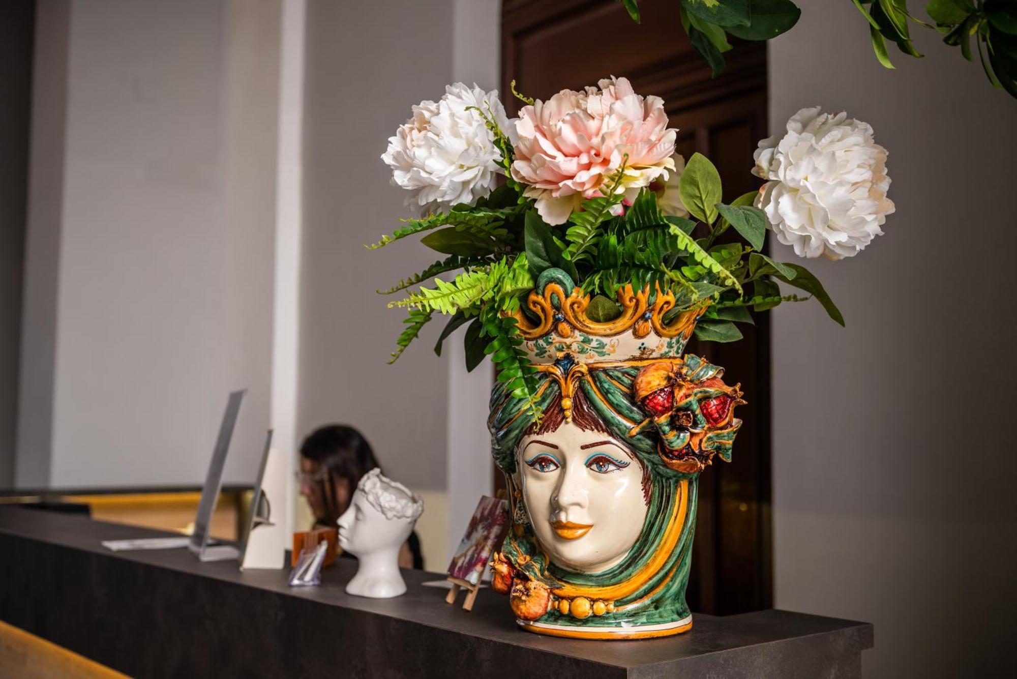 Historico Loft & Rooms Palazzo Adragna XIX Trapani Luaran gambar