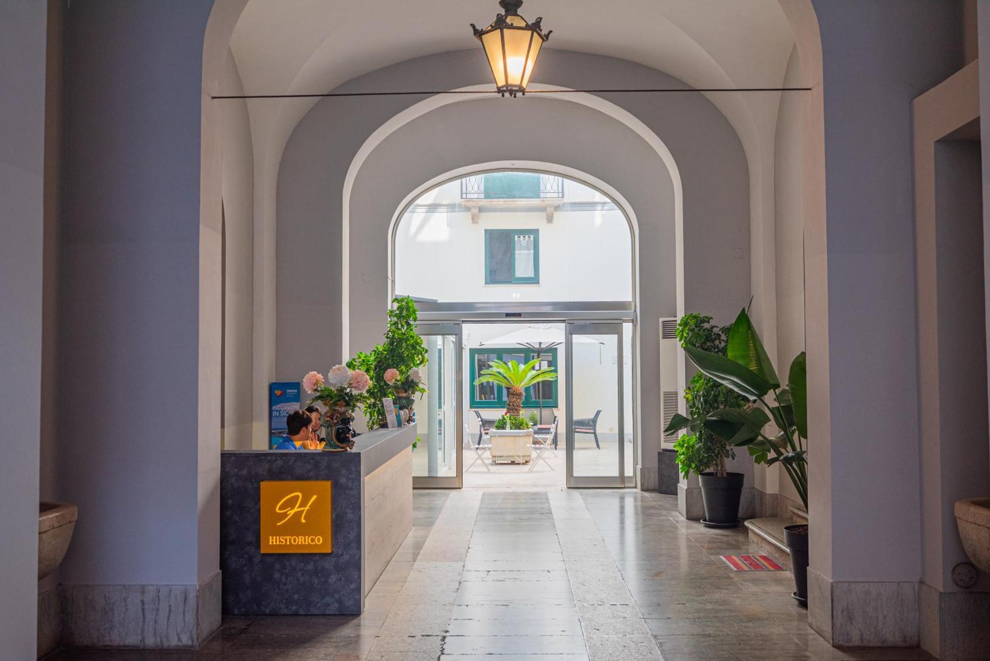 Historico Loft & Rooms Palazzo Adragna XIX Trapani Luaran gambar